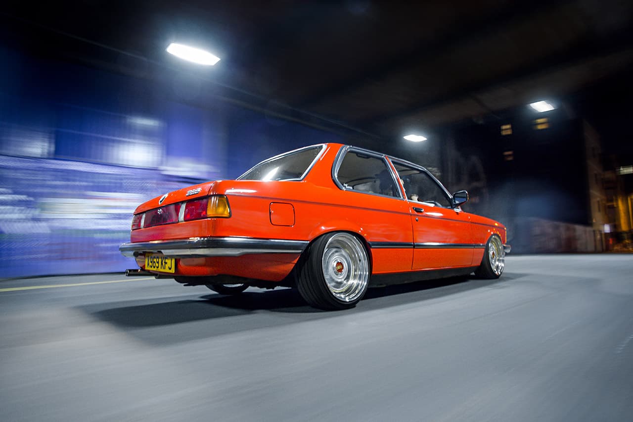 BMW E21 on Air Lift Performance